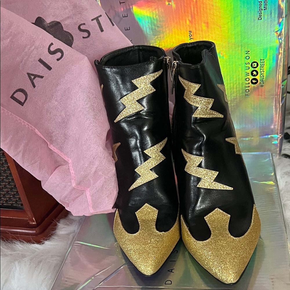 Daisy Street Black and Gold Ankle Boots